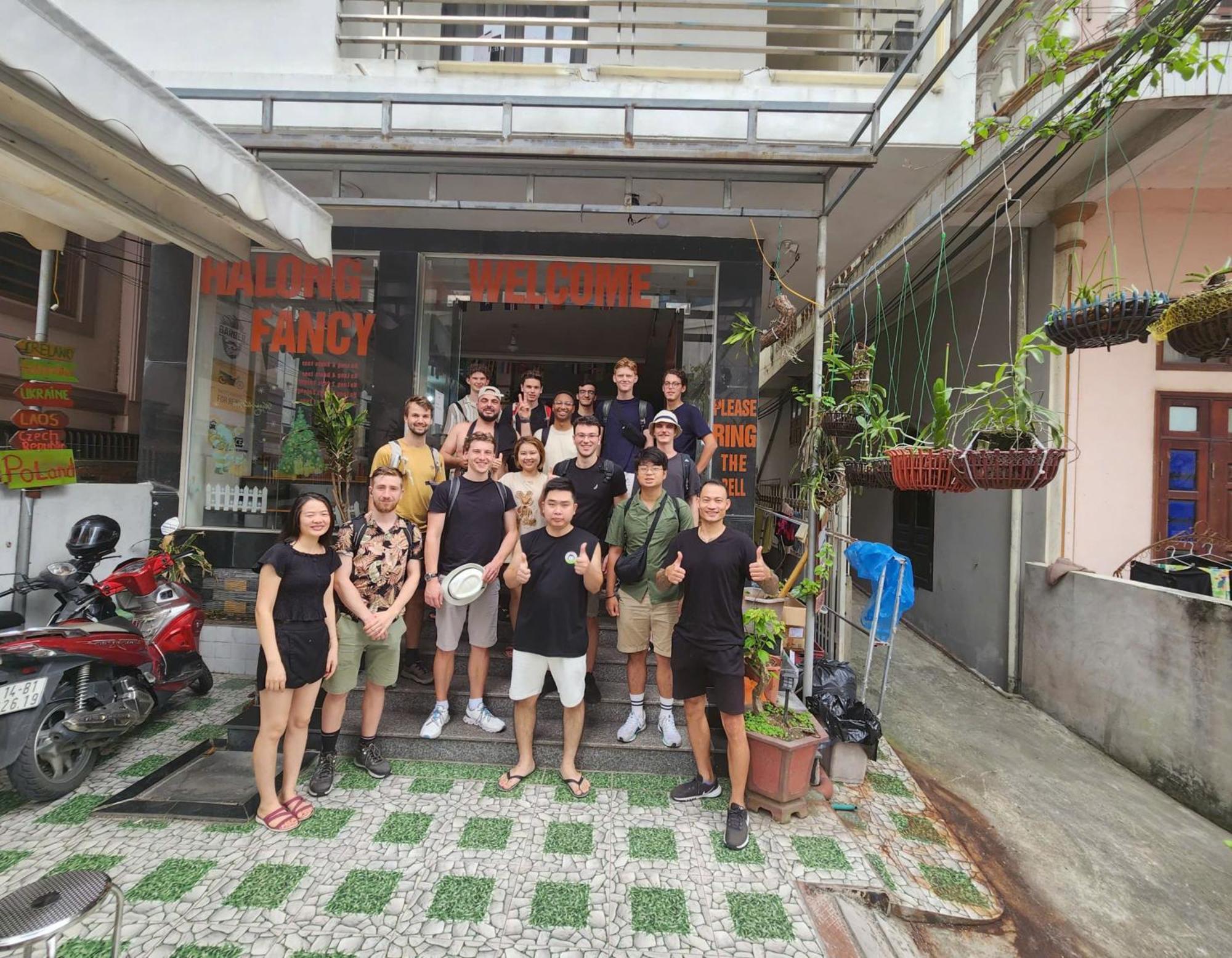 Ha Long Fancy Hostel With Vegetarian And Vegan Restaurant Exterior foto